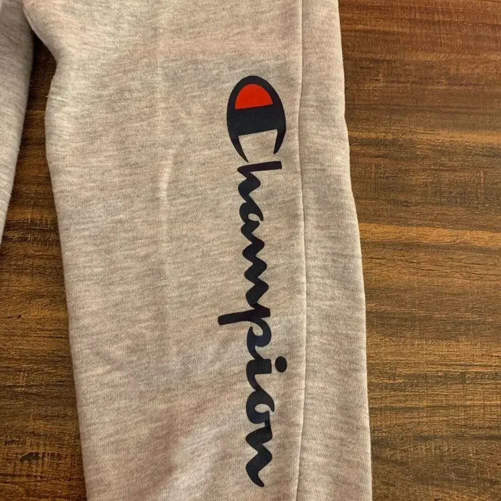 CHAMPION Boy’s Light Grey Logo Sweatpants / Size: Medium